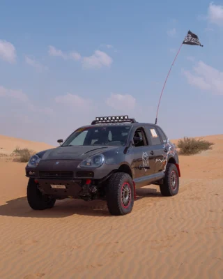 One of the first purpose-built Cayennes that rolled out of @zeus_offroad. It has been chasing dunes for over 3 years and completed the Rahal Desert Challenge (RDC) 2025 off-road rally this year with ease.

This 955 GTS swap runs OEM power, but CSF Cooling, Zues Offroad Custom Suspension, and a proper wheel + tire setup make all the difference. The result? A Cayenne that feels built for the dunes.